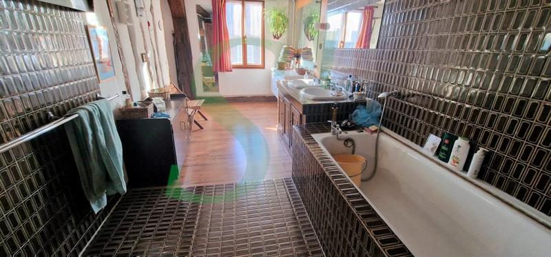 Corps de ferme - 262 m² - 8 pièces