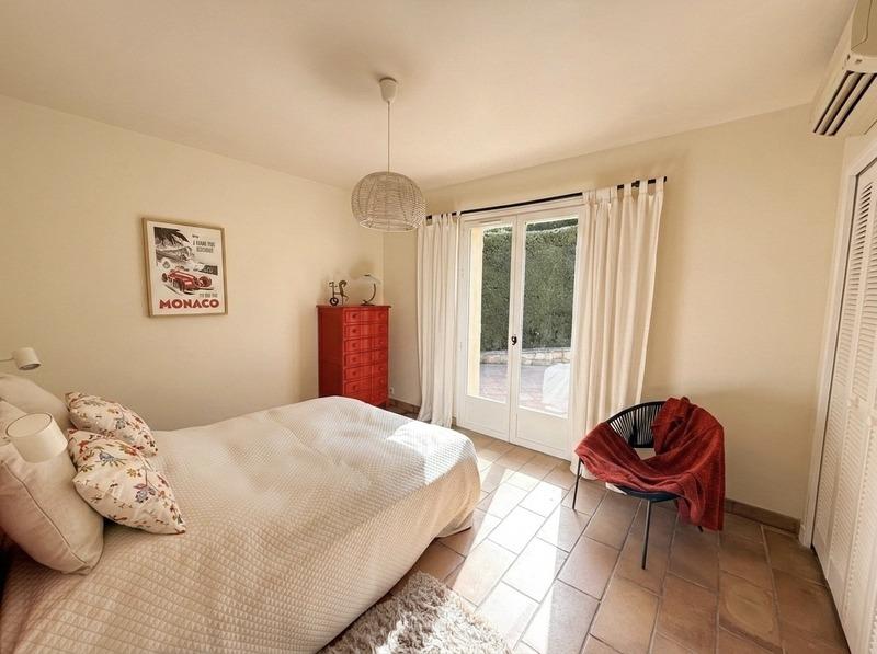 Villa - 218 m² - 8 pièces