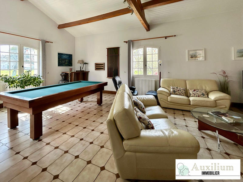 Maison traditionnelle - 146 m² - 6 pièces