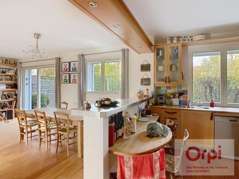 Maison - 174 m² - 6 pièces