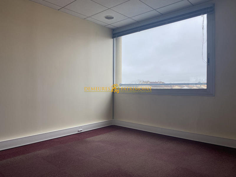 Bureau - 300 m²