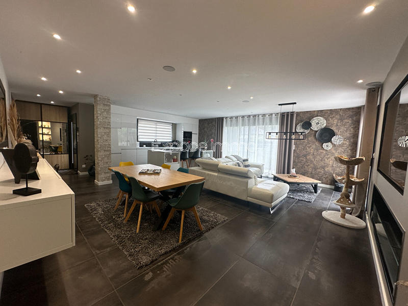 Maison - 123 m² - 7 pièces