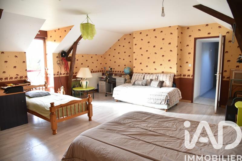 Maison - 277 m² - 9 pièces