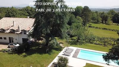 Maison - 450 m² - 12 pièces