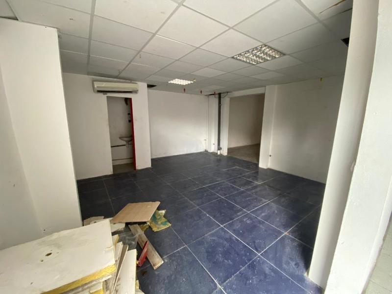 Local commercial - 206 m² - 3 pièces