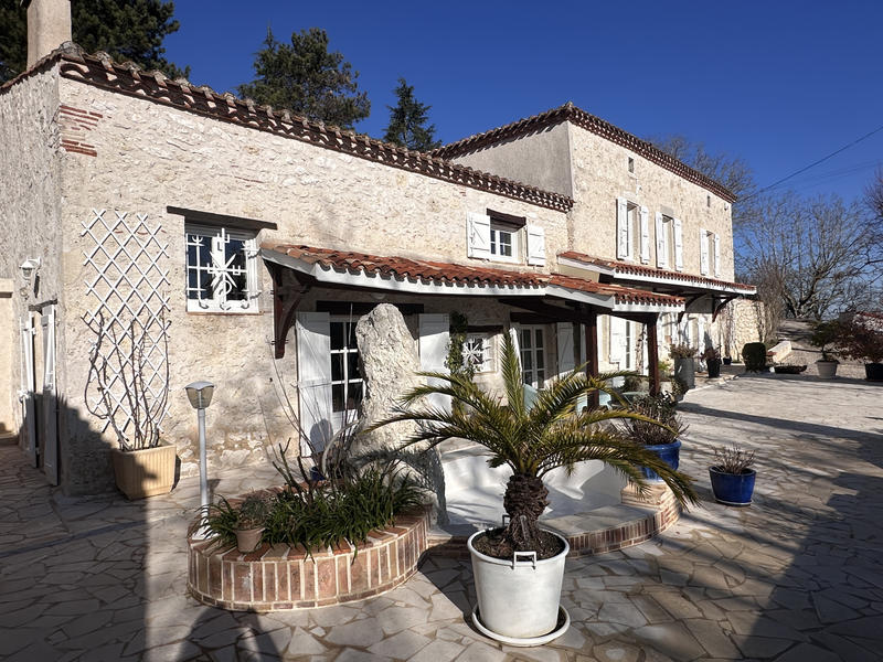 Maison - 200 m² - 7 pièces