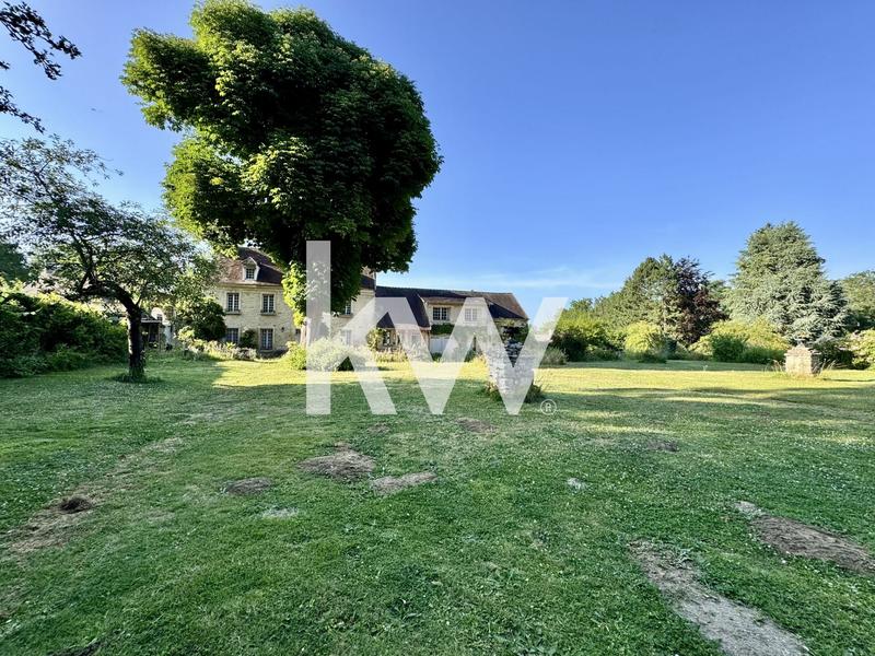 Maison - 296 m² - 18 pièces