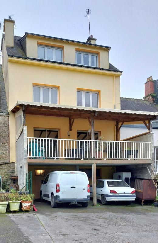 Maison traditionnelle - 167 m² - 7 pièces