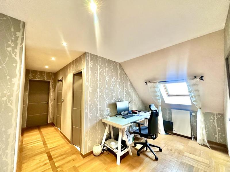 Maison - 185 m² - 7 pièces
