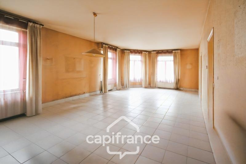 Maison - 207 m² - 8 pièces
