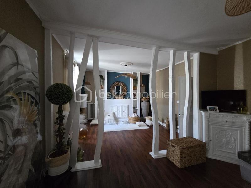 Maison ancienne - 315 m² - 10 pièces