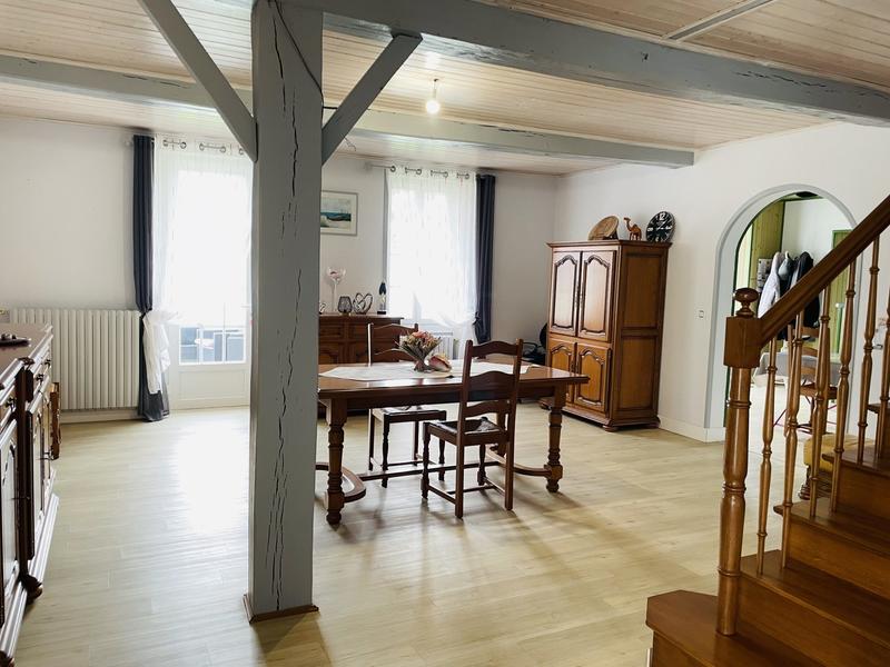 Maison - 170 m² - 7 pièces