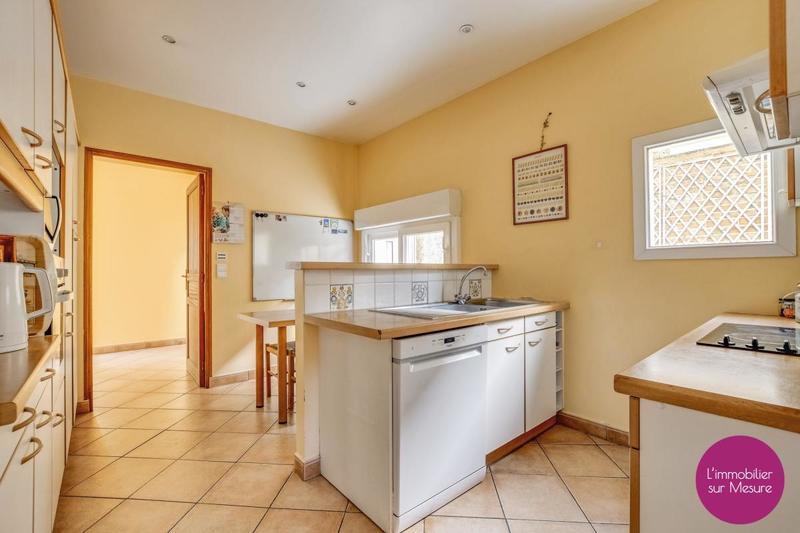 Maison - 225 m² - 7 pièces