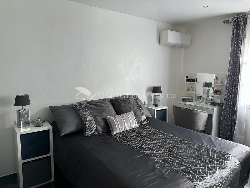 Villa - 200 m² - 7 pièces