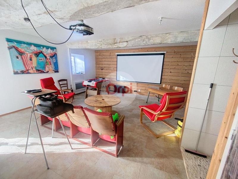 Maison - 234 m² - 5 pièces