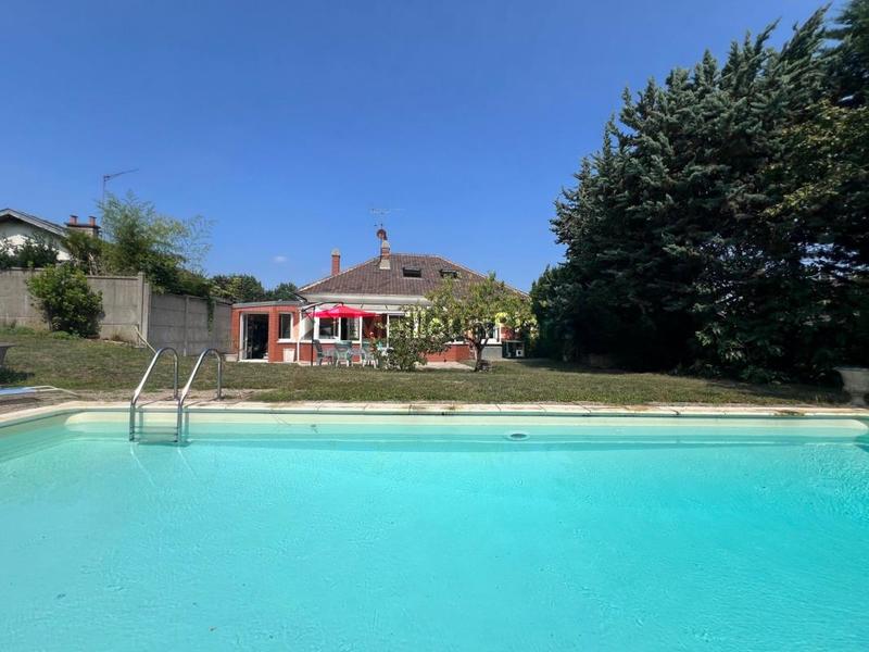 Maison - 185 m² - 8 pièces