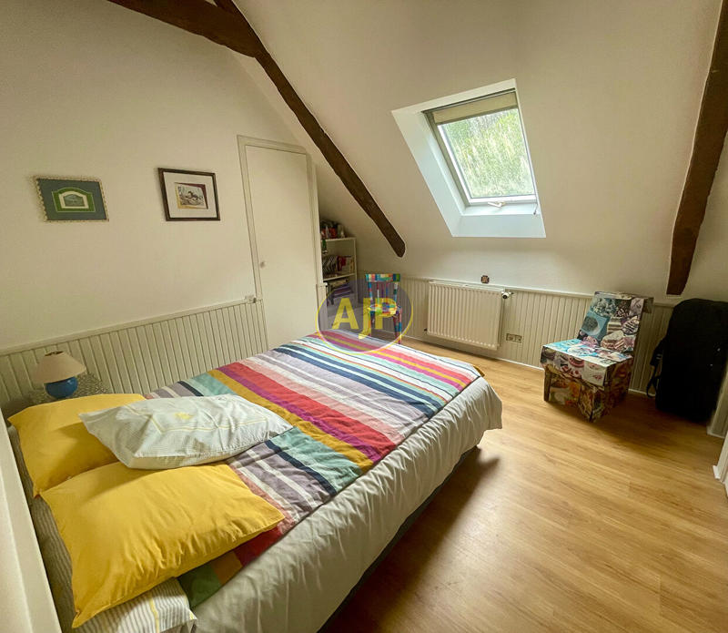 Maison - 225 m² - 8 pièces