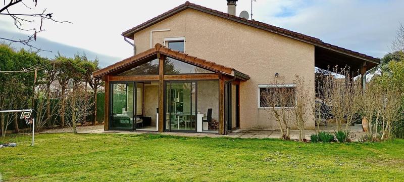 Maison - 202 m² - 6 pièces
