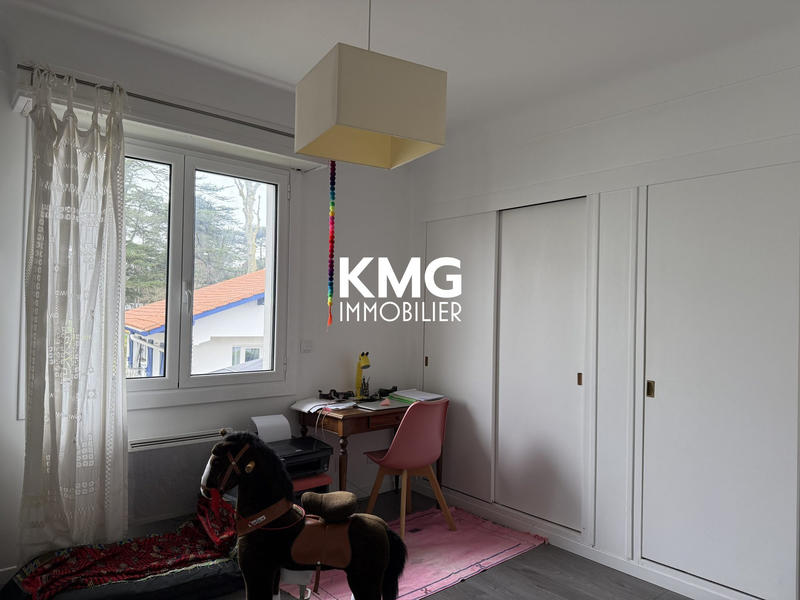 Maison traditionnelle - 210 m² - 9 pièces