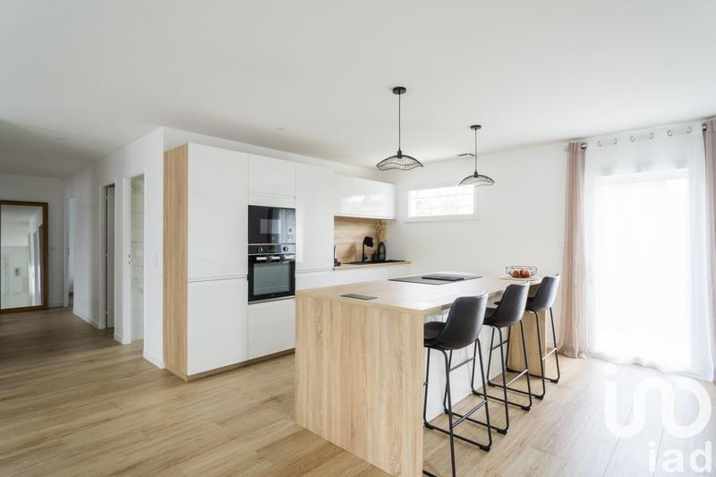 Maison - 95 m² - 4 pièces