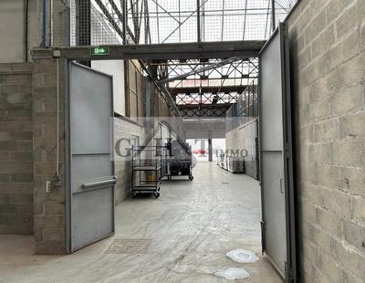 Entrepôt - 250 m²