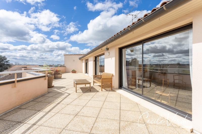 Appartement - 192 m² - 8 pièces