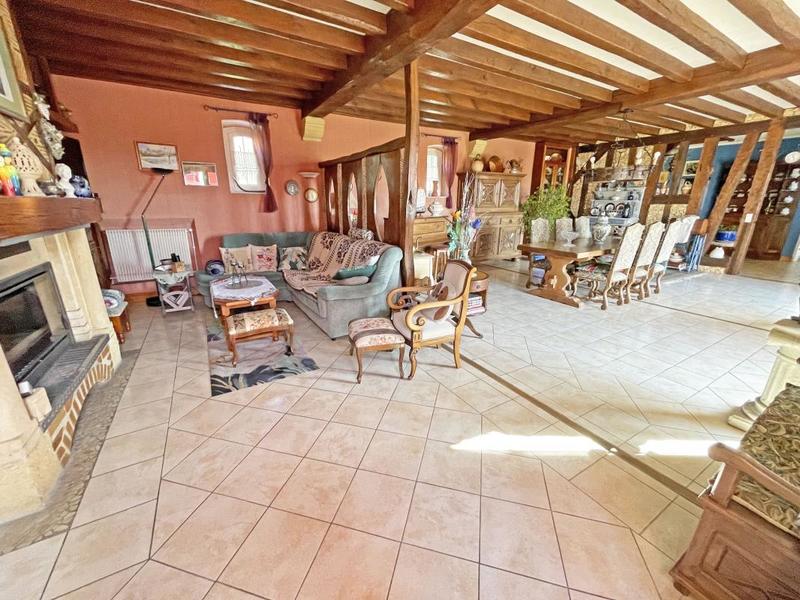 Propriété - 235 m² - 6 pièces