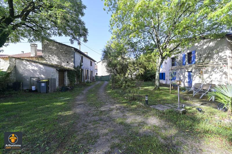 Maison - 230 m² - 9 pièces