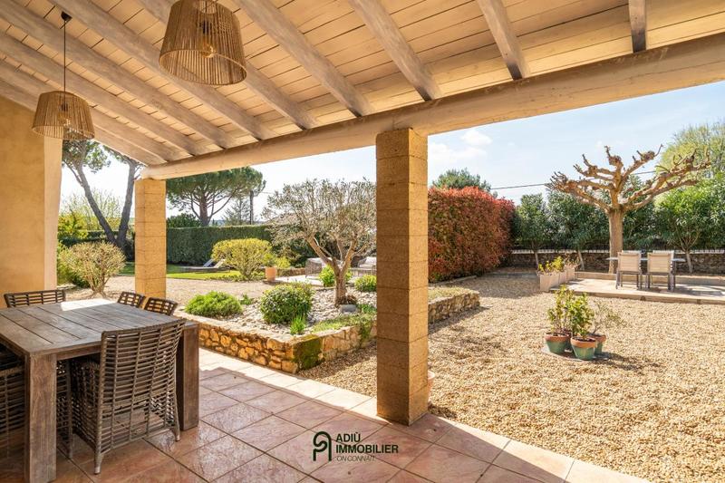 Mas - 350 m² - 9 pièces