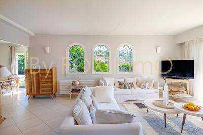 Maison - 211 m² - 6 pièces