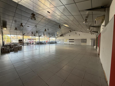 Local commercial - 434 m²