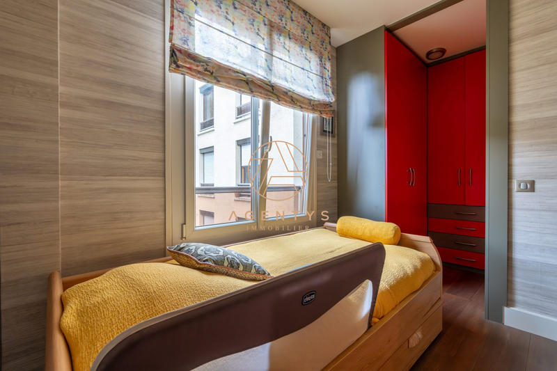 Appartement - 90 m² - 4 pièces