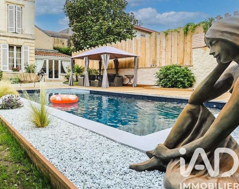 Maison - 309 m² - 10 pièces