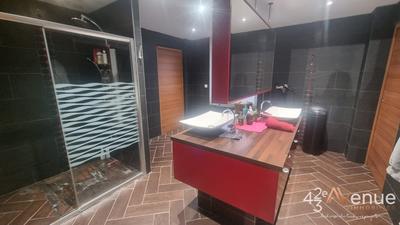 Appartement - 270 m² - 5 pièces