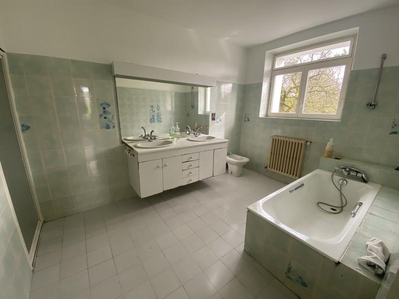 Maison - 275 m² - 7 pièces