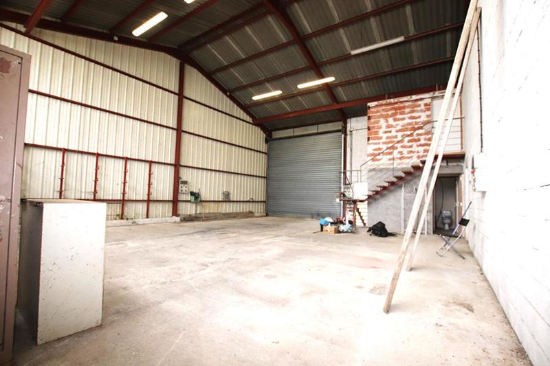 Parking / Garage - 130 m²