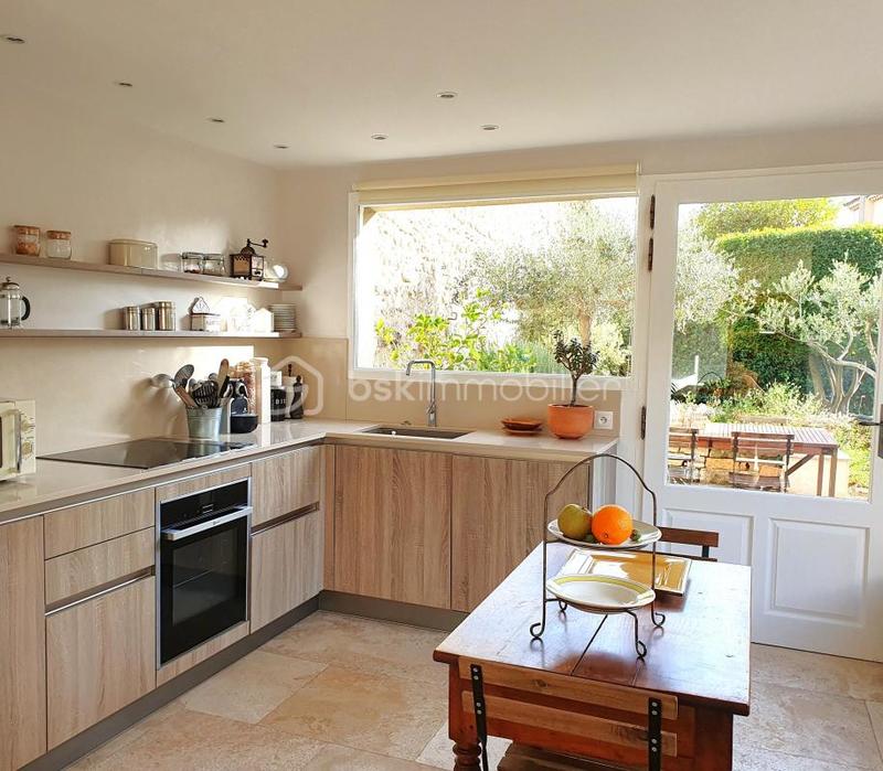 Mas - 260 m² - 10 pièces