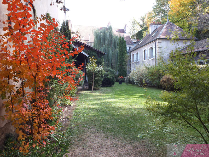 Appartement - 193 m² - 8 pièces