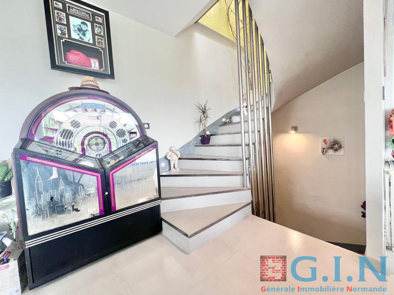 Propriété - 190 m² - 6 pièces