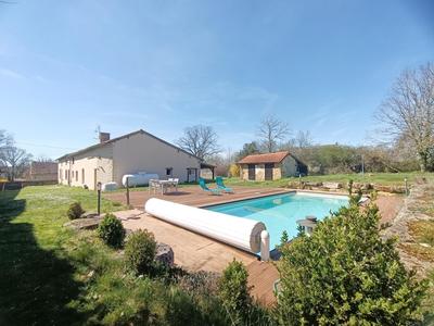 Maison - 166 m² - 6 pièces