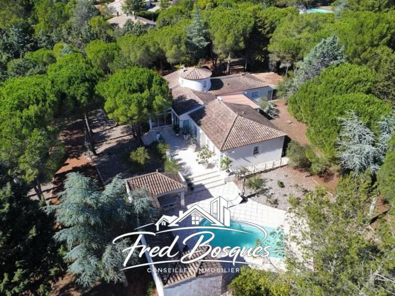 Maison - 210 m² - 9 pièces