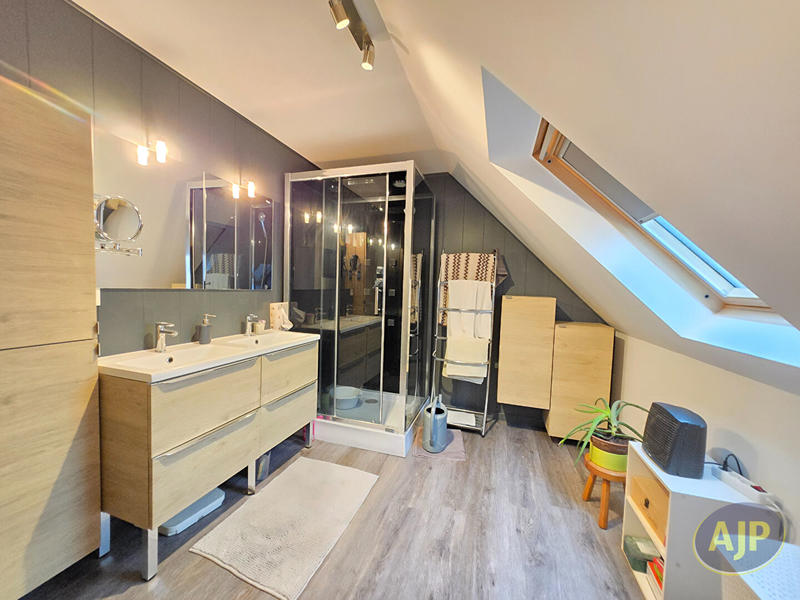 Maison - 108 m² - 6 pièces