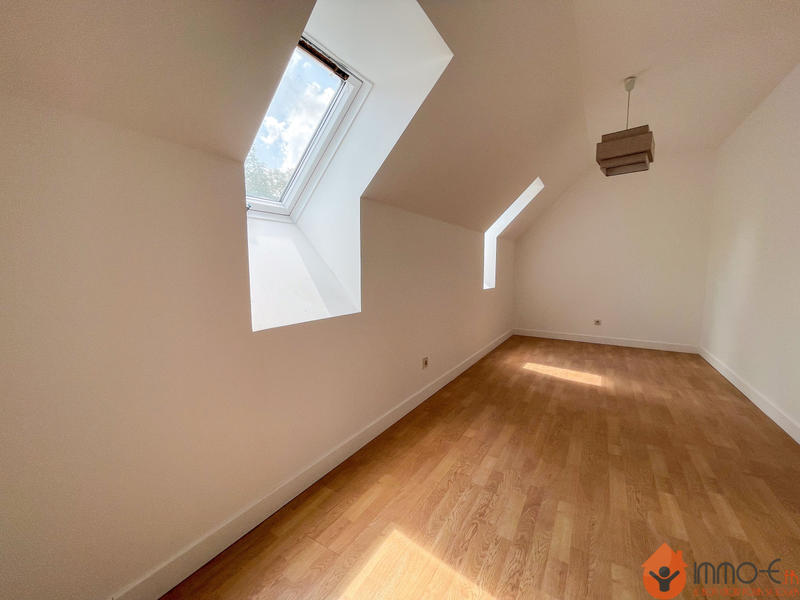 Maison - 148 m² - 8 pièces