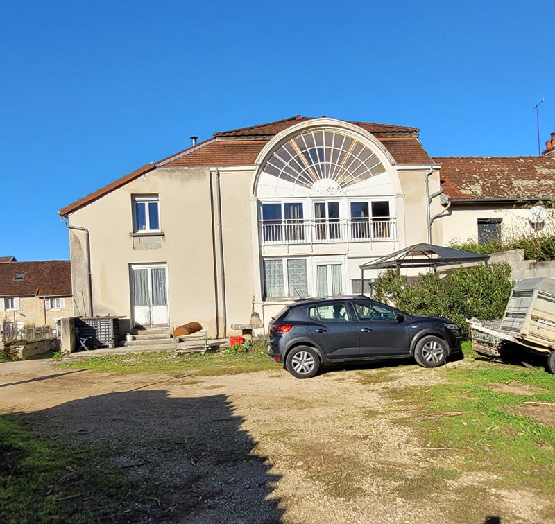 Maison - 295 m² - 10 pièces