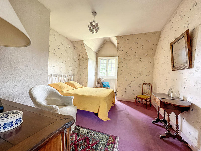 Maison - 212 m² - 8 pièces