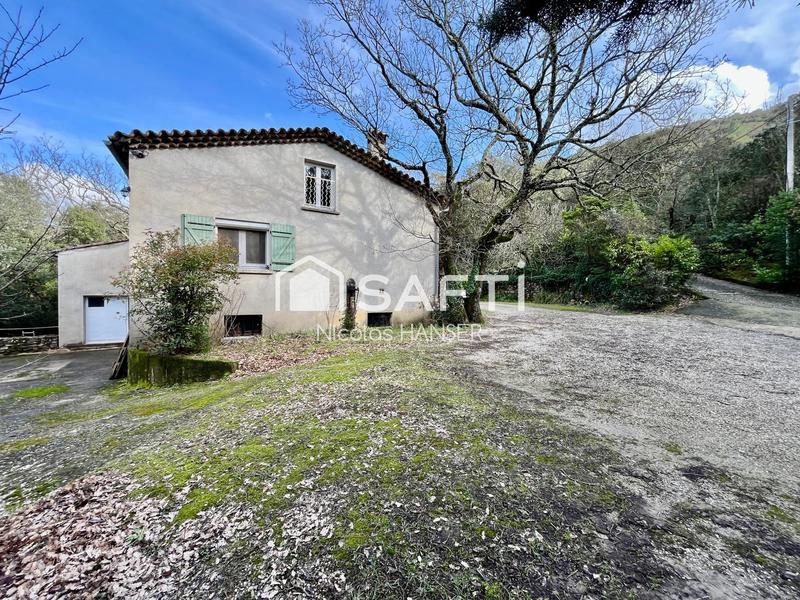 Maison - 254 m² - 13 pièces