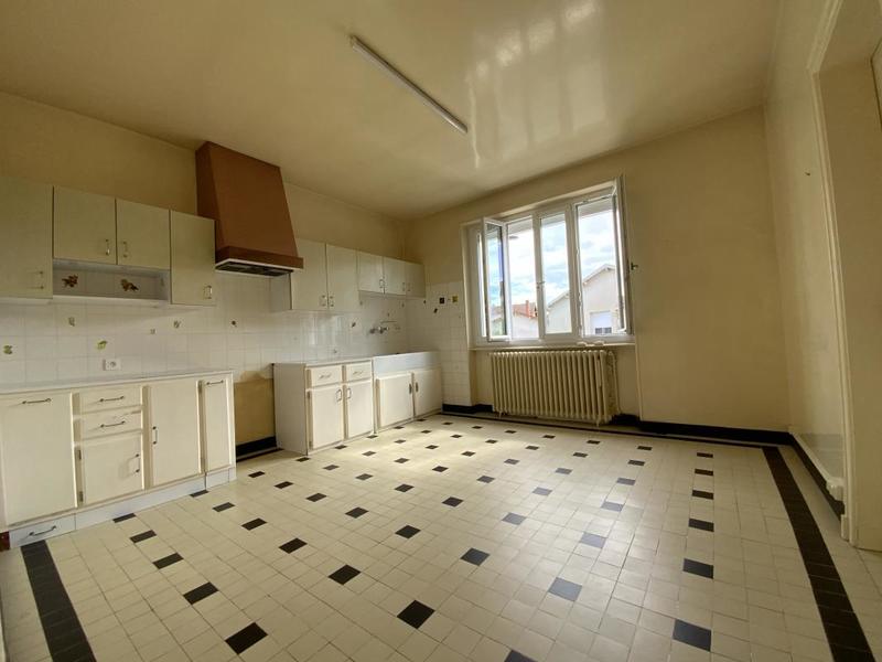 Maison - 161 m² - 8 pièces