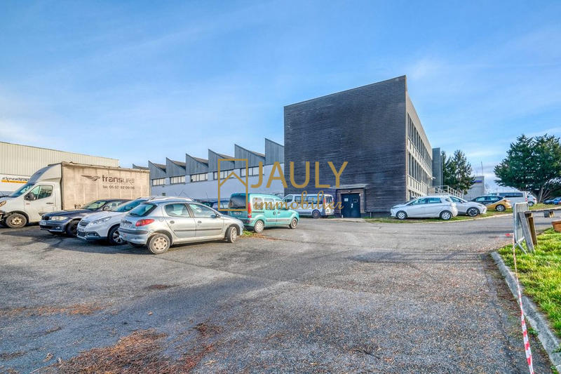 Local commercial - 6 825 m²