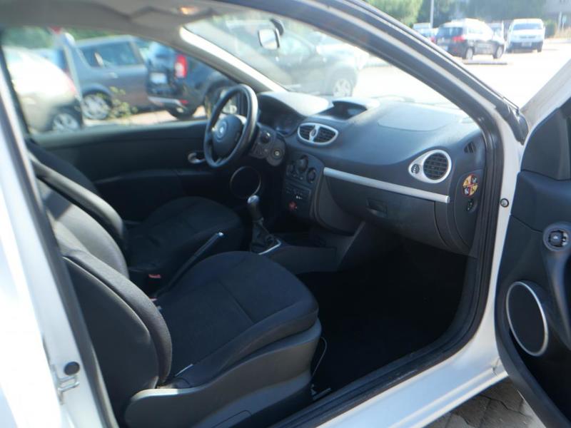 Renault Clio III Phase 2 1.5dci Eco 75ch