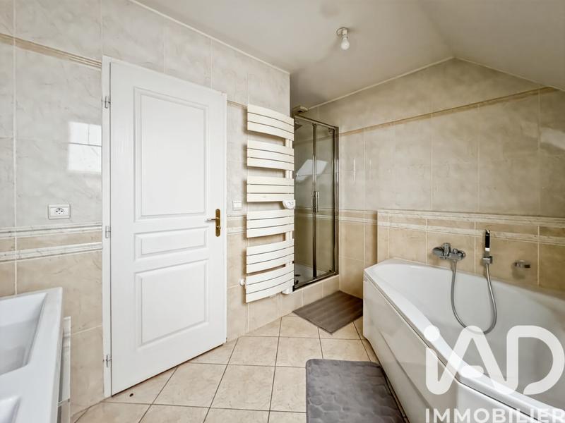 Maison - 185 m² - 7 pièces